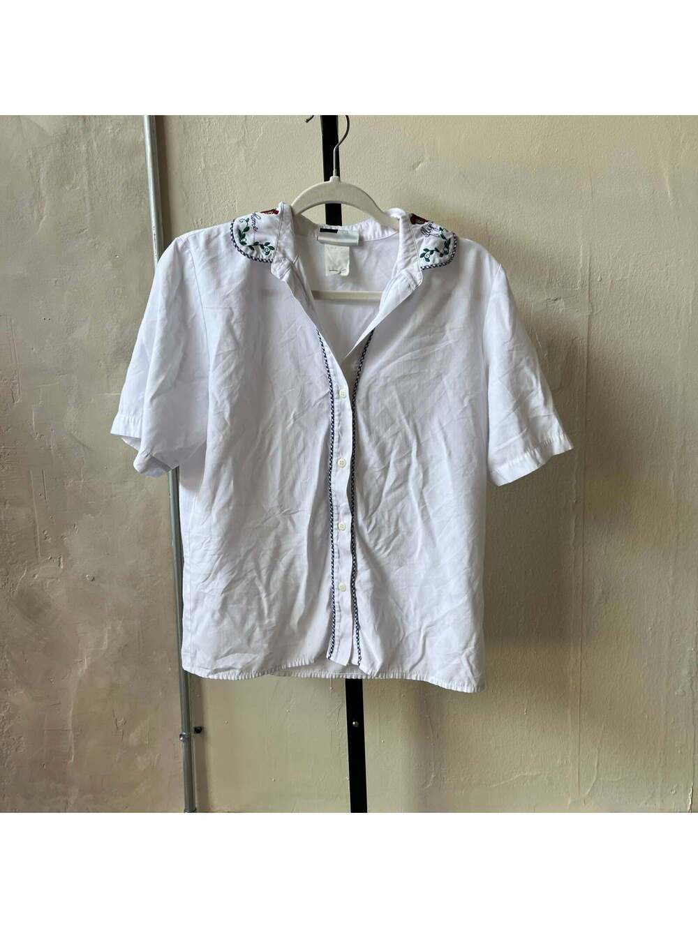 Embroidered Button Up (S) - Picture 5 of 7